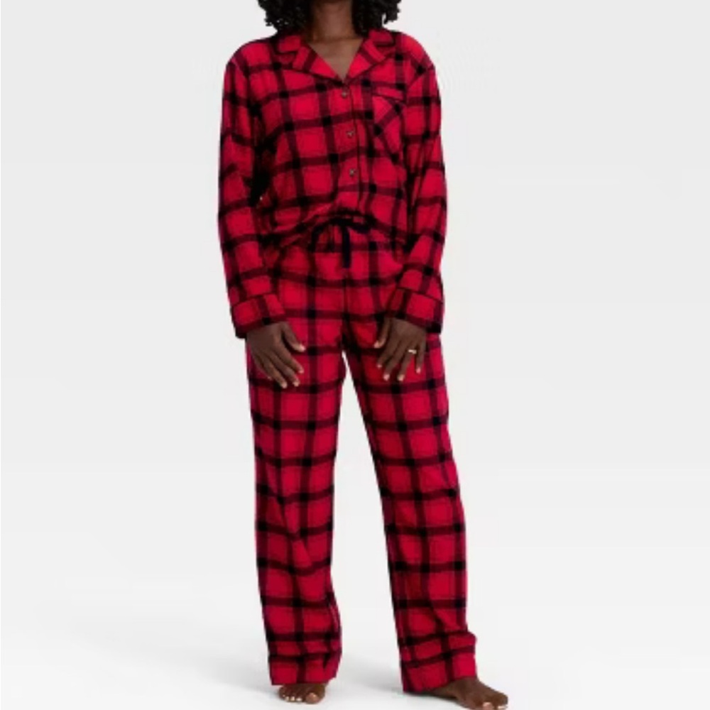 Wondershop Woman Red and Black Plaid Pajama Set -NEW-